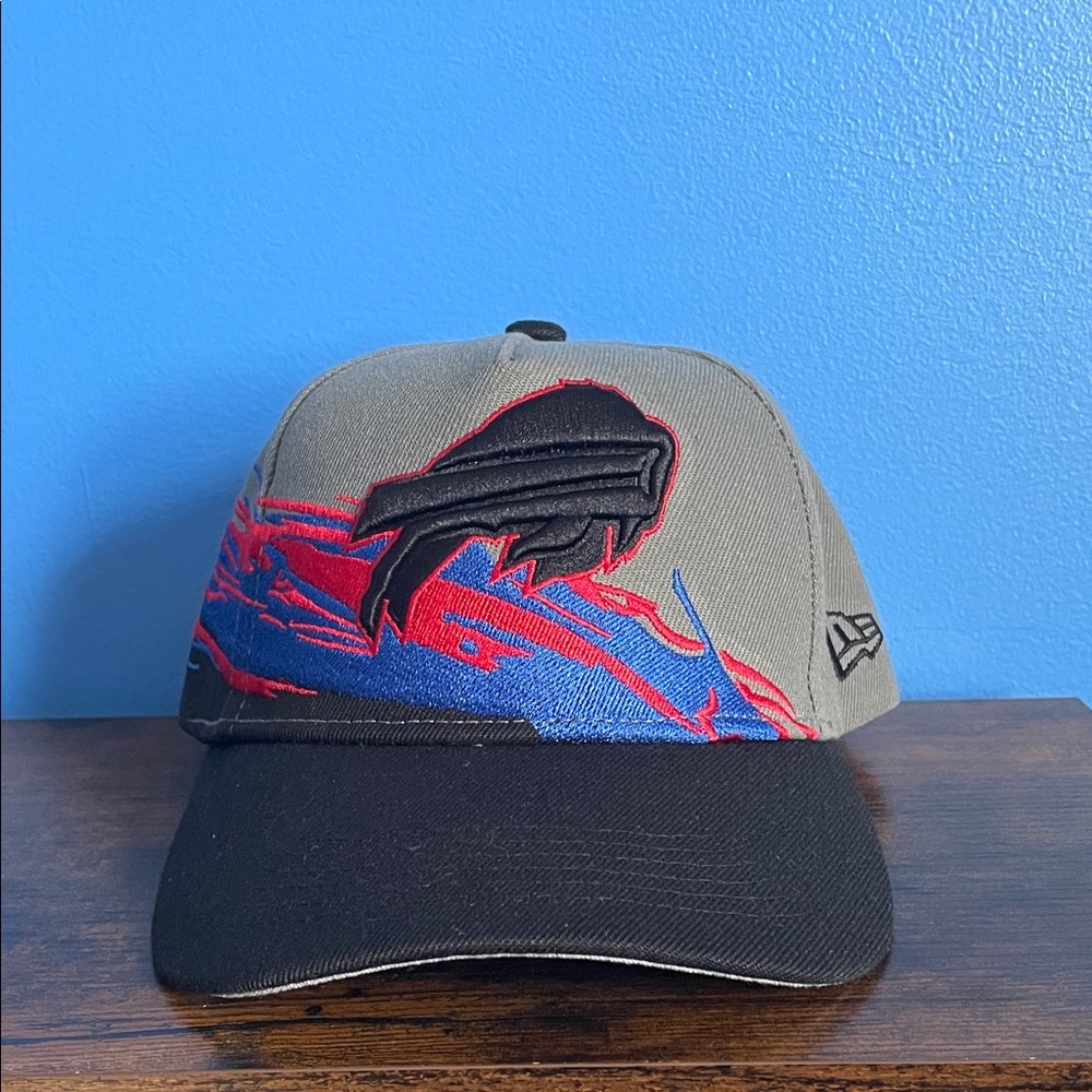 New Era Gray and Black Buffalo Bills Splash Logo Cap